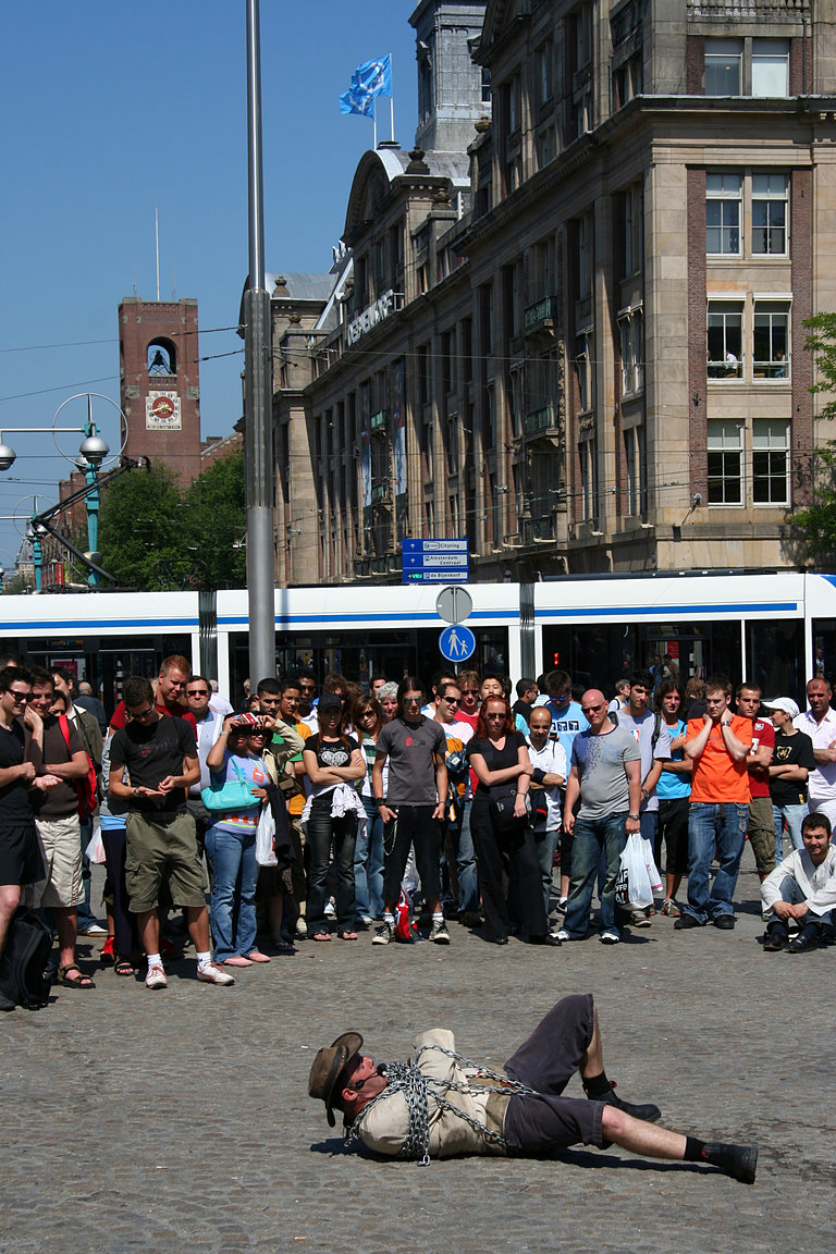 Amsterdam, performers on Dam