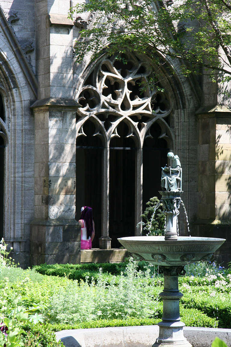 Utrecht, Domkerk - cloister garden