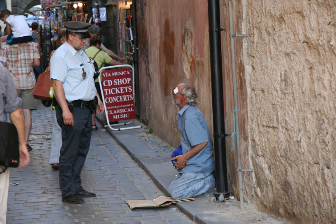 ebrn je pestupek -- Begging is illegal