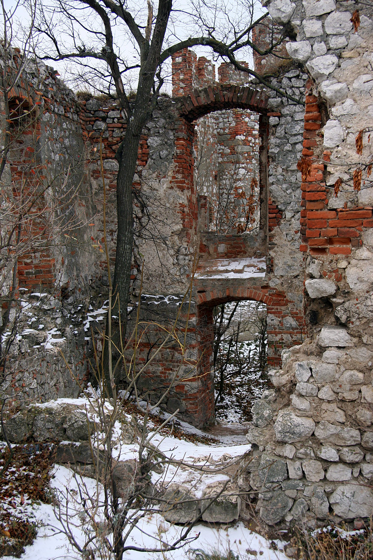 zříceniny Dívčího hradu - Divci castle ruins