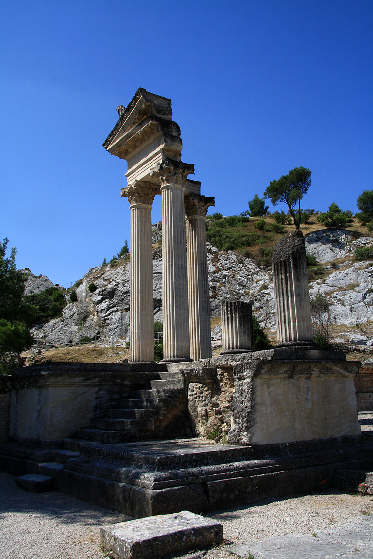 vykopvky mskho msta Glanum (pobl Saint-Rmy-de-Provence)