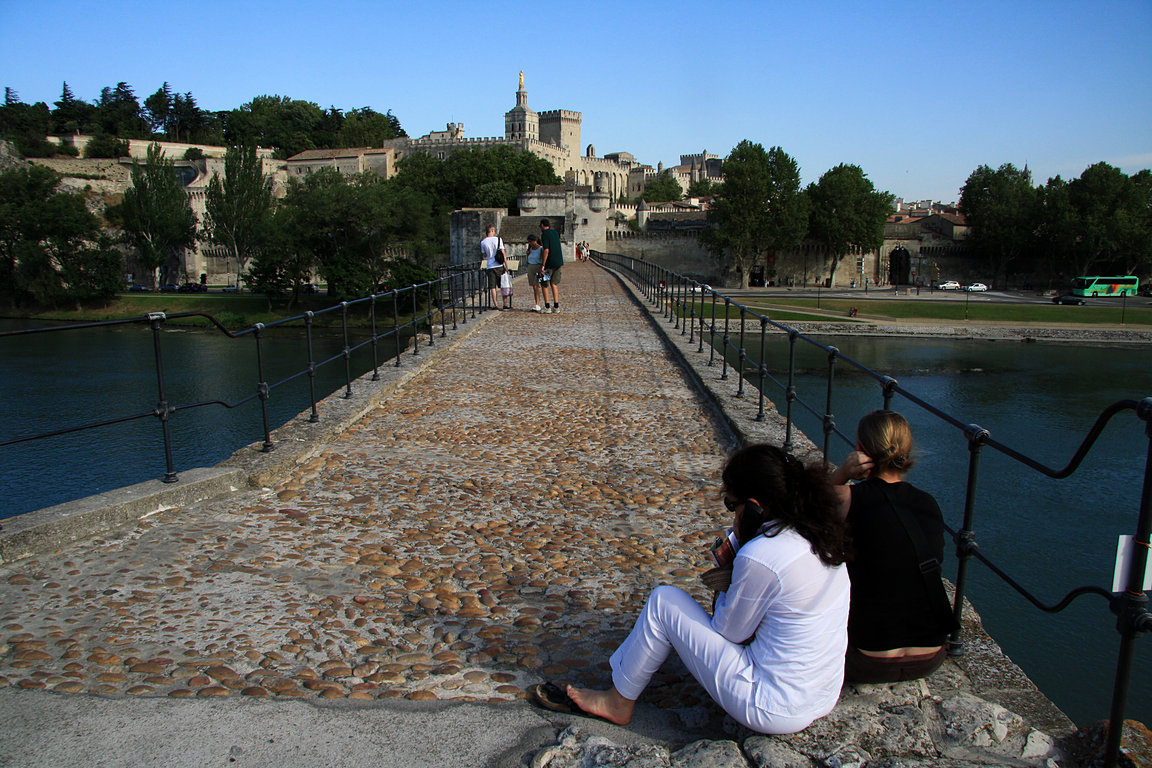 Avignon - veern relax na most
