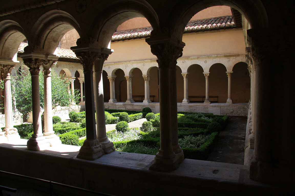 Aix-en-Provence - kltern zahrada katedrly