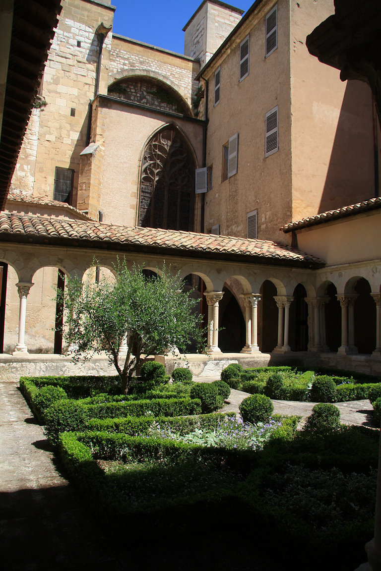 Aix-en-Provence - kltern zahrada katedrly