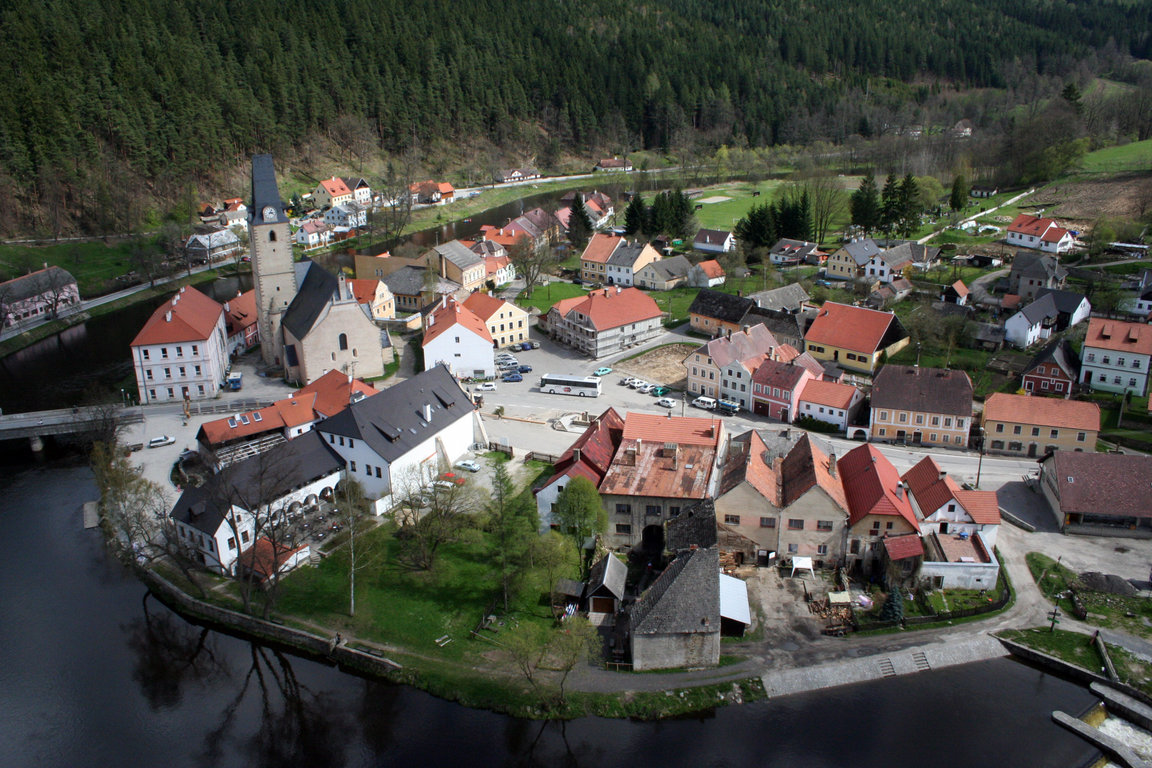 http://www.oook.cz/places/rozmberk/0970.jpg